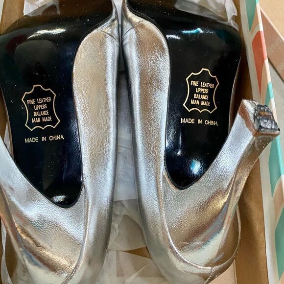 Beautiful vintage heels by Jacques Lavine in size 7M - Picture 2 of 2